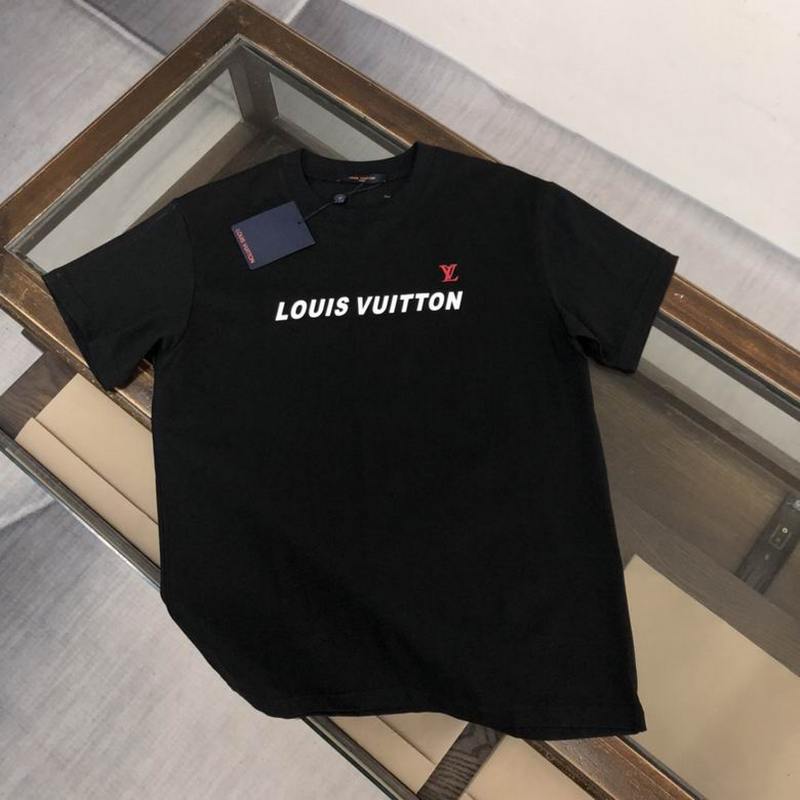 Louis Vuitton Men's T-shirts 722